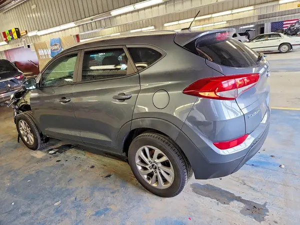 KM8J33A40HU274071 2017 HYUNDAI TUCSON - Image 2