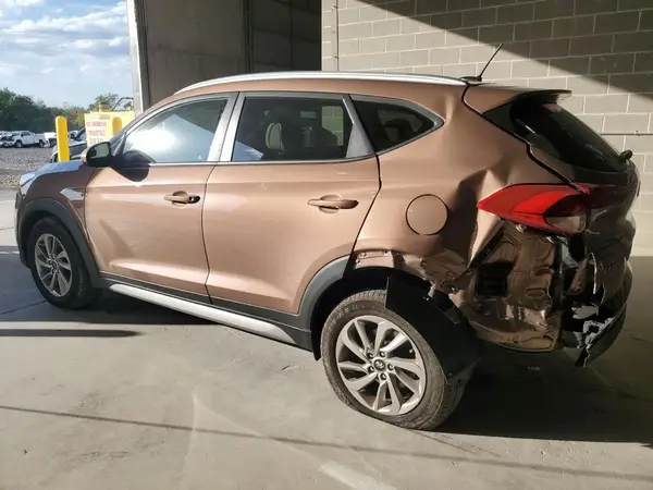 KM8J33A40HU276256 2017 HYUNDAI TUCSON - Image 2