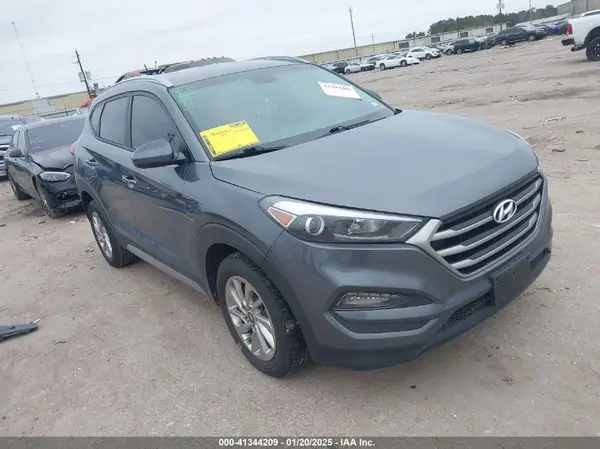 KM8J33A40HU293963 2017 HYUNDAI TUCSON - Image 1
