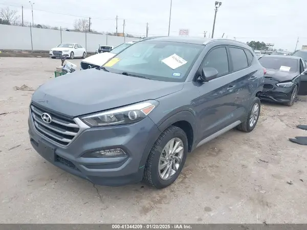 KM8J33A40HU293963 2017 HYUNDAI TUCSON - Image 2