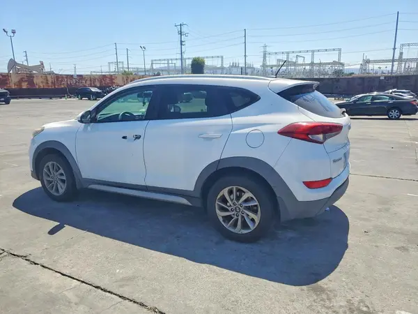 KM8J33A40HU297530 2017 HYUNDAI TUCSON - Image 2