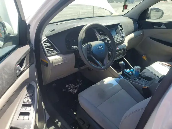 KM8J33A40HU297530 2017 HYUNDAI TUCSON - Image 8