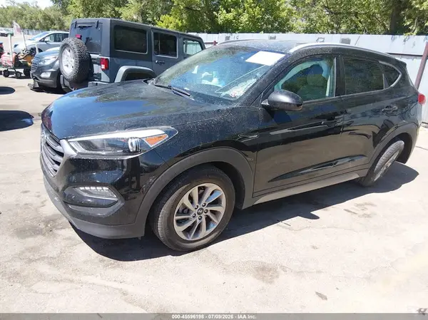 KM8J33A40HU297835 2017 HYUNDAI TUCSON - Image 2