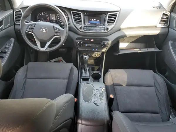 KM8J33A40HU305321 2017 HYUNDAI TUCSON - Image 8