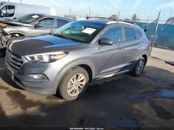KM8J33A40HU329666 2017 HYUNDAI TUCSON - Image 2