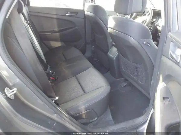 KM8J33A40HU329666 2017 HYUNDAI TUCSON - Image 8