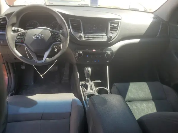 KM8J33A40HU331692 2017 HYUNDAI TUCSON - Image 8