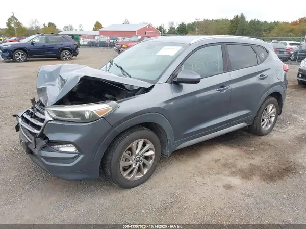 KM8J33A40HU335886 2017 HYUNDAI TUCSON - Image 2