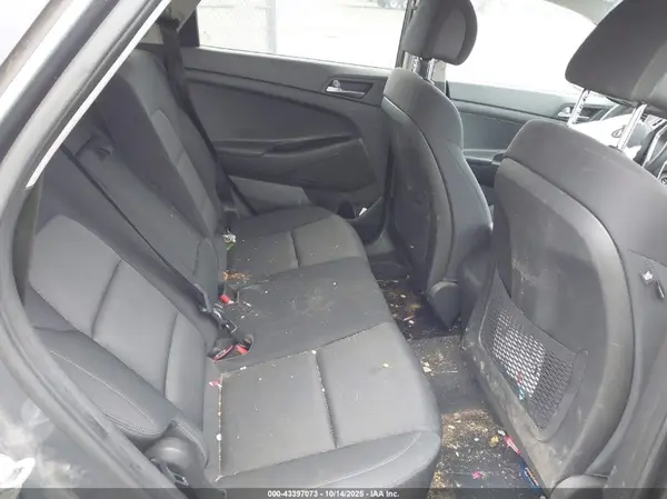 KM8J33A40HU335886 2017 HYUNDAI TUCSON - Image 8