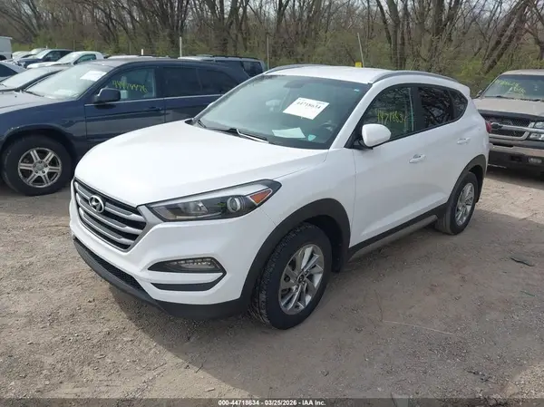 KM8J33A40HU352686 2017 HYUNDAI TUCSON - Image 2