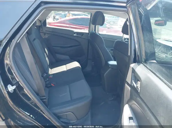 KM8J33A40HU370637 2017 HYUNDAI TUCSON - Image 8