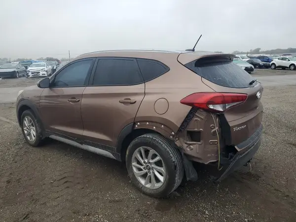 KM8J33A40HU373988 2017 HYUNDAI TUCSON - Image 2