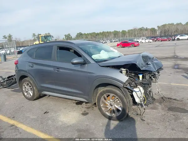 KM8J33A40HU387129 2017 HYUNDAI TUCSON - Image 1
