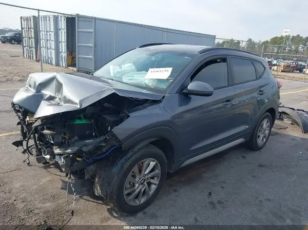 KM8J33A40HU387129 2017 HYUNDAI TUCSON - Image 2