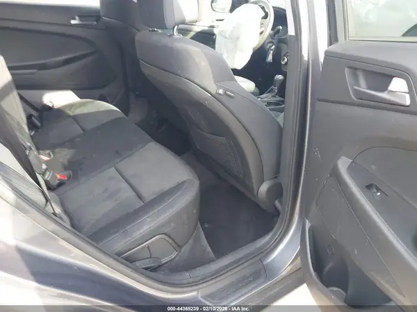 KM8J33A40HU387129 2017 HYUNDAI TUCSON - Image 8