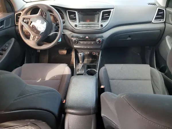 KM8J33A40HU401823 2017 HYUNDAI TUCSON - Image 8