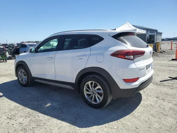 KM8J33A40HU401885 2017 HYUNDAI TUCSON - Image 2