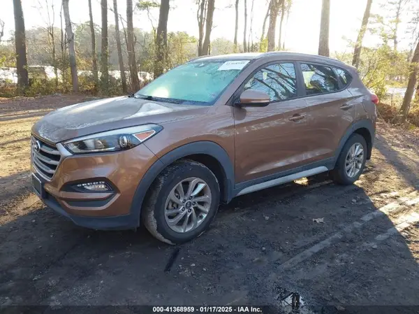 KM8J33A40HU410005 2017 HYUNDAI TUCSON - Image 2