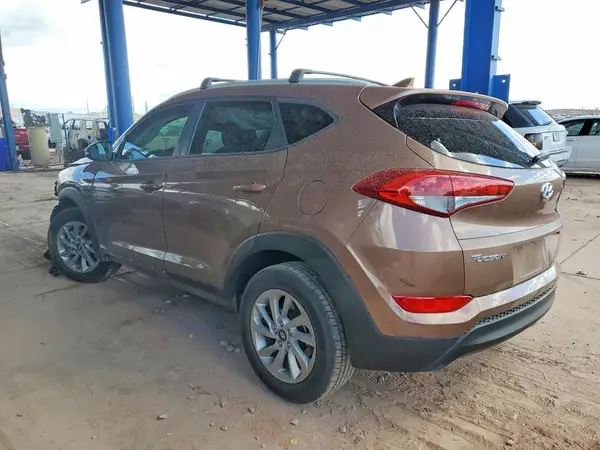 KM8J33A40HU412109 2017 HYUNDAI TUCSON - Image 2
