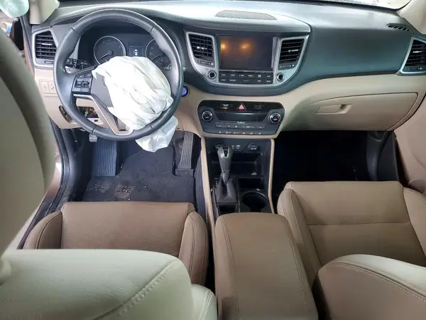 KM8J33A40HU412109 2017 HYUNDAI TUCSON - Image 8
