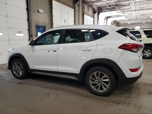 KM8J33A40HU414510 2017 HYUNDAI TUCSON - Image 2