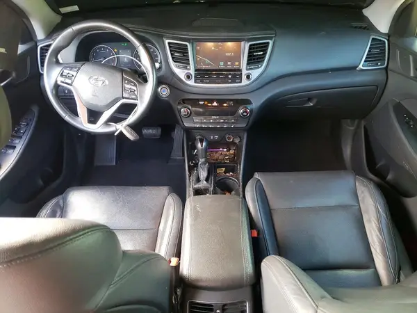 KM8J33A40HU420002 2017 HYUNDAI TUCSON - Image 8