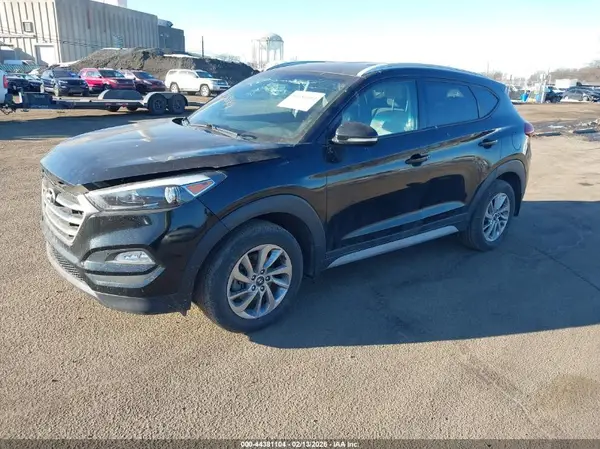 KM8J33A40HU427144 2017 HYUNDAI TUCSON - Image 2