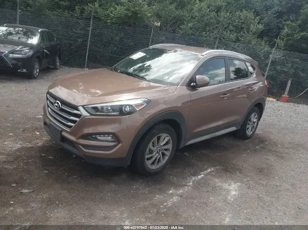 KM8J33A40HU431811 2017 HYUNDAI TUCSON - Image 2