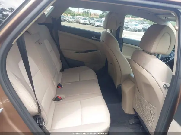 KM8J33A40HU431811 2017 HYUNDAI TUCSON - Image 8