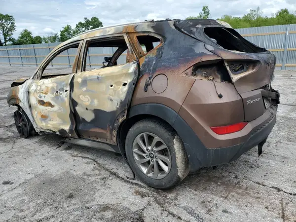 KM8J33A40HU437107 2017 HYUNDAI TUCSON - Image 2