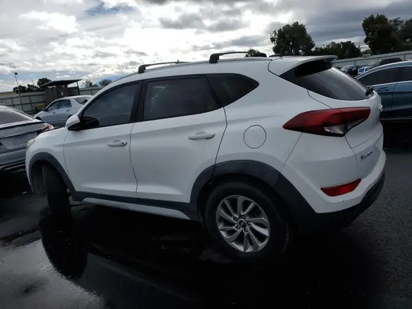 KM8J33A40HU437804 2017 HYUNDAI TUCSON - Image 2