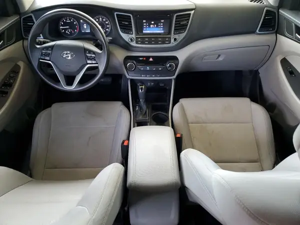 KM8J33A40HU437804 2017 HYUNDAI TUCSON - Image 8