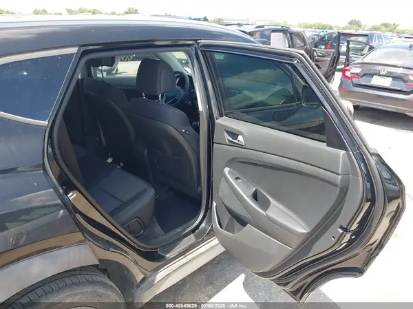 KM8J33A40HU440928 2017 HYUNDAI TUCSON - Image 8