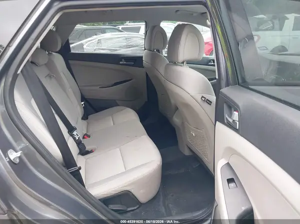 KM8J33A40HU441707 2017 HYUNDAI TUCSON - Image 8