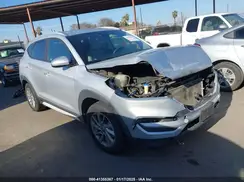 KM8J33A40HU441786 2017 HYUNDAI TUCSON