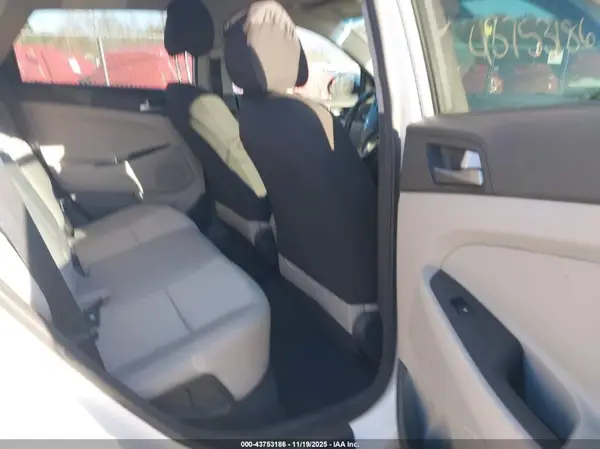 KM8J33A40HU444736 2017 HYUNDAI TUCSON - Image 8