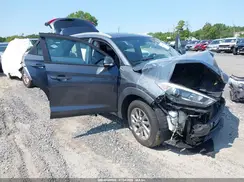KM8J33A40HU445885 2017 HYUNDAI TUCSON