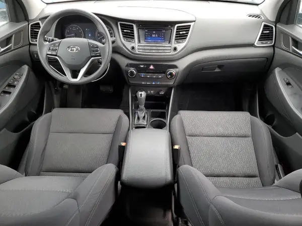 KM8J33A40HU447328 2017 HYUNDAI TUCSON - Image 8
