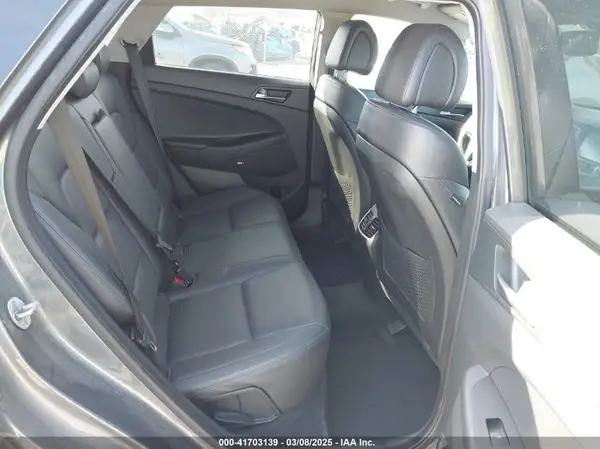 KM8J33A40HU459575 2017 HYUNDAI TUCSON - Image 8
