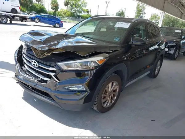 KM8J33A40HU462623 2017 HYUNDAI TUCSON - Image 2