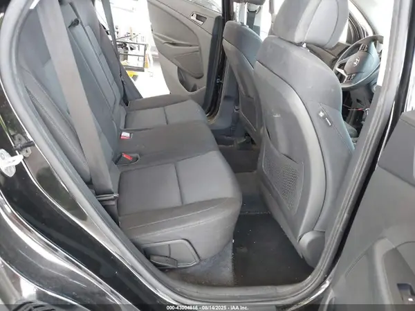 KM8J33A40HU462623 2017 HYUNDAI TUCSON - Image 8