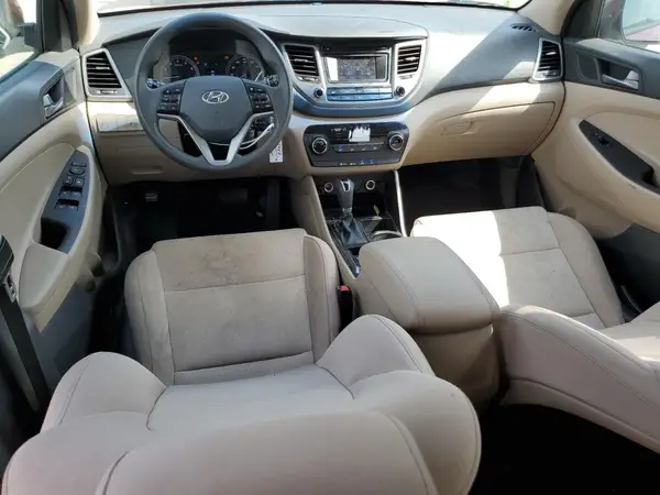 KM8J33A40HU475078 2017 HYUNDAI TUCSON - Image 8