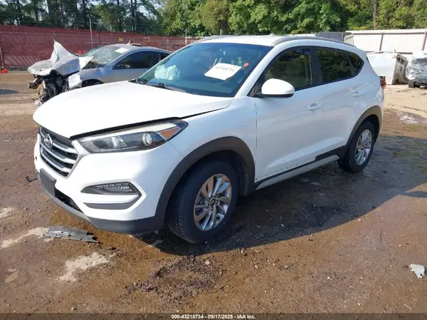 KM8J33A40HU478367 2017 HYUNDAI TUCSON - Image 2