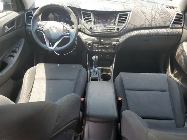KM8J33A40HU481690 2017 HYUNDAI TUCSON - Image 8