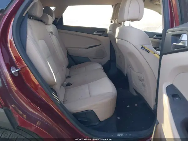 KM8J33A40HU491166 2017 HYUNDAI TUCSON - Image 8