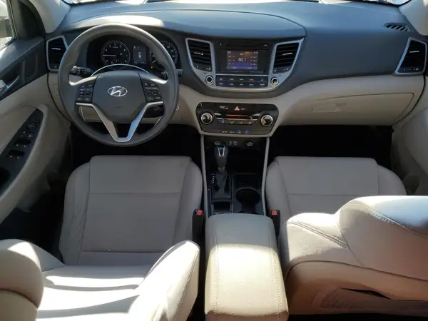 KM8J33A40HU493483 2017 HYUNDAI TUCSON - Image 8