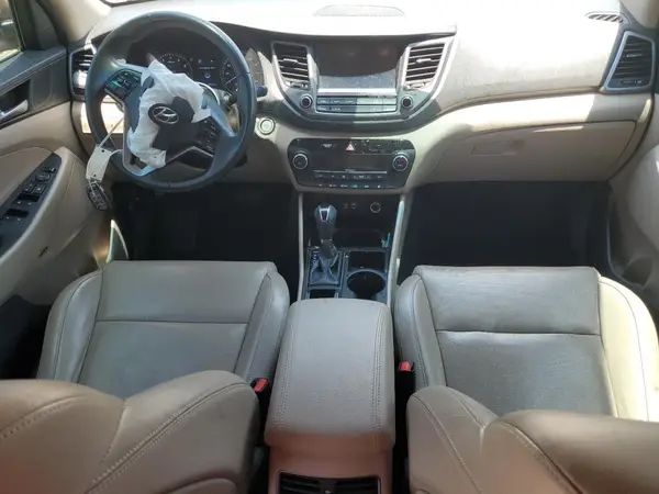 KM8J33A40HU511657 2017 HYUNDAI TUCSON - Image 8