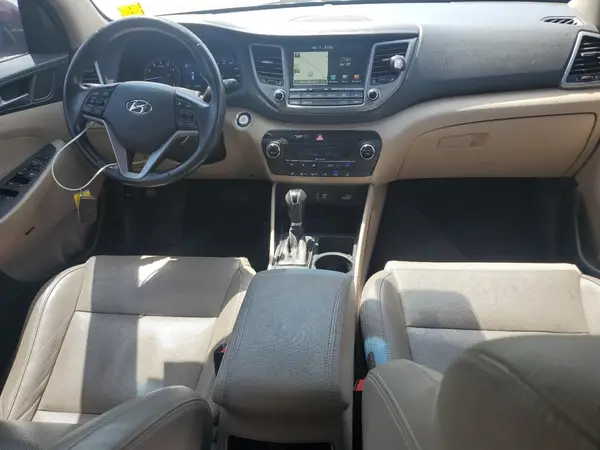 KM8J33A40HU518320 2017 HYUNDAI TUCSON - Image 8