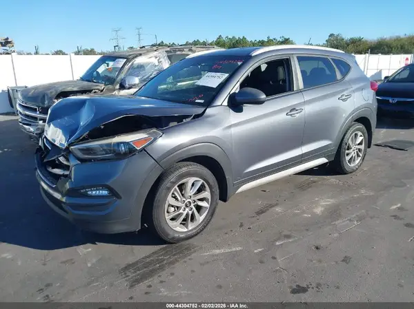 KM8J33A40HU519953 2017 HYUNDAI TUCSON - Image 2