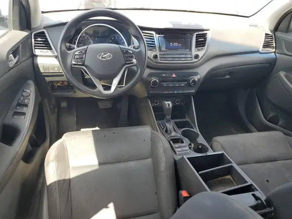 KM8J33A40HU520861 2017 HYUNDAI TUCSON - Image 8